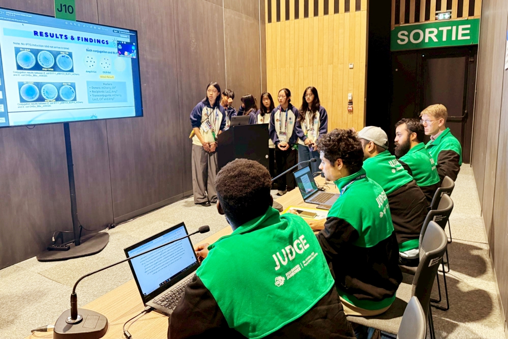 圖二團隊於評審簡報中展現研究成果與創新構想充分體現科研實力與團隊合作精神_0_Fotor - 報新聞 Mega News