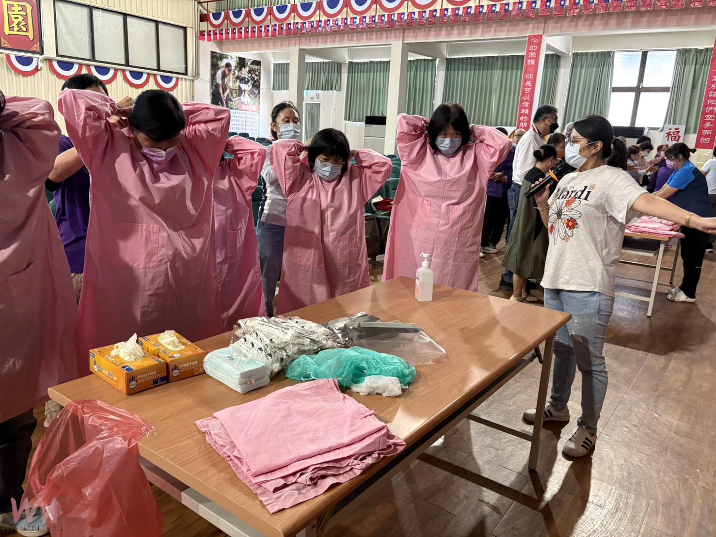 (有影片)/中彰榮家隔離衣穿卸教育訓練 提升防疫能力 - https://www.watchmedia01.com