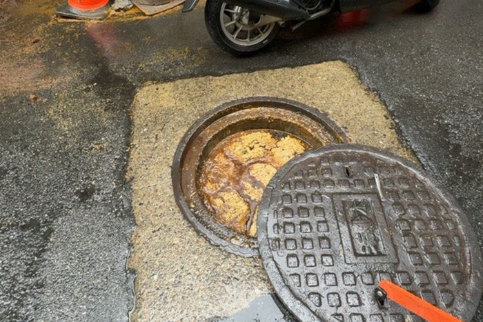 《圖說》今年協助清疏的案件中，以「油脂」導致阻塞的比例最高。〈水利局提供〉