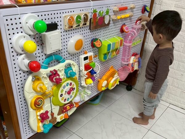 加入準公共化制度的居家保母,須完成專業訓練並接受政府定期訪視,提供更具保障的托育服務。圖/曾璟星