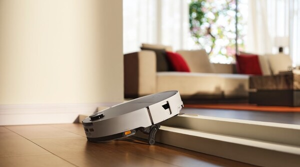 Roborock Saros 20 Sonic overcoming double-layered thresholds