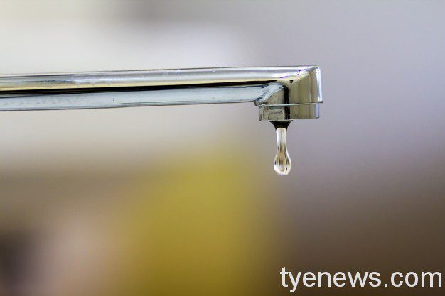 桃園捷運綠線年底通車!凌濤要求同步翻新藝文特區人行道 close up faucet with turned drop water modern bathroom horizontal crop with shallow depth field 127089 1829