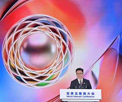 創新科技及工業局局長孫東教授今日（四月十三日）在2026世界互聯網大會亞太峰會主論壇暨傑出貢獻者盛典發言。