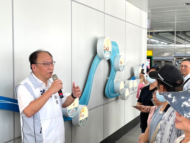 《圖說》捷運局長李政安表示,捷運車站不只是人來人往的交通節點,也能成為貼近生活的藝術空間。〈捷運局提供〉