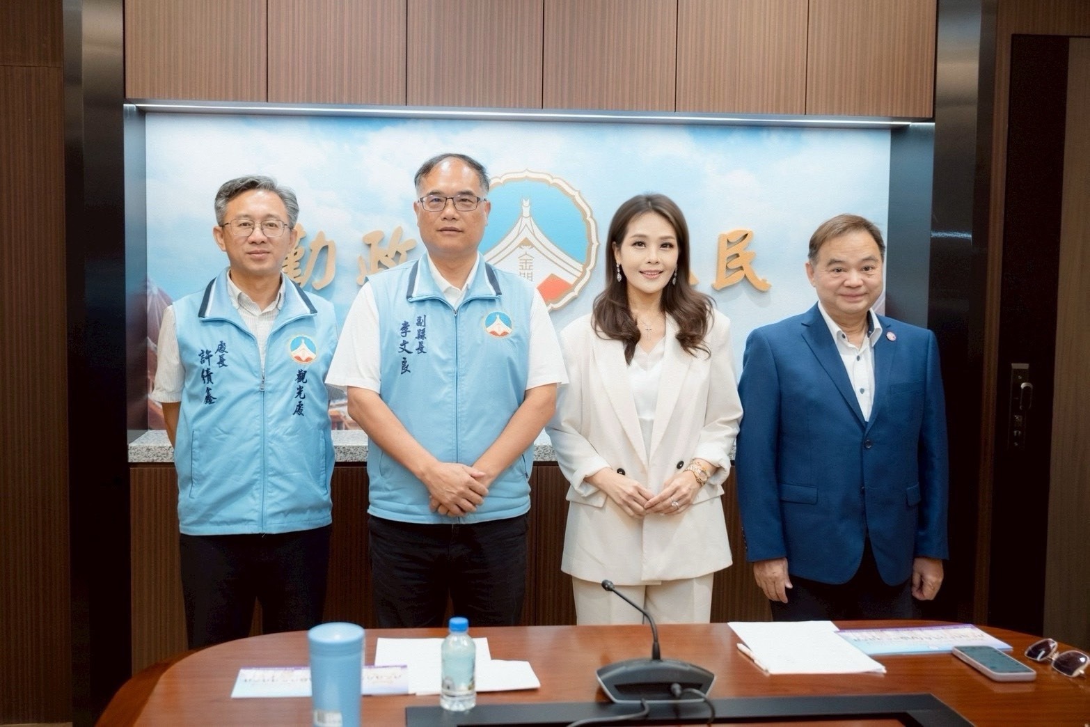 李文良副縣長、許績鑫處長拜會照。圖／紫青國際商會提供