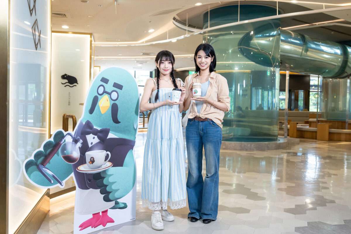 圖11 Xcafe同步推出聯名限定體驗，凡購買指定飲品，即可獲得以遊戲中人氣咖啡廳「咖啡『鴿巢』」為靈感設計的限定杯套。