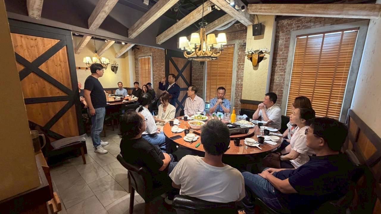 籌備會交流座談照。圖／紫青國際商會提供