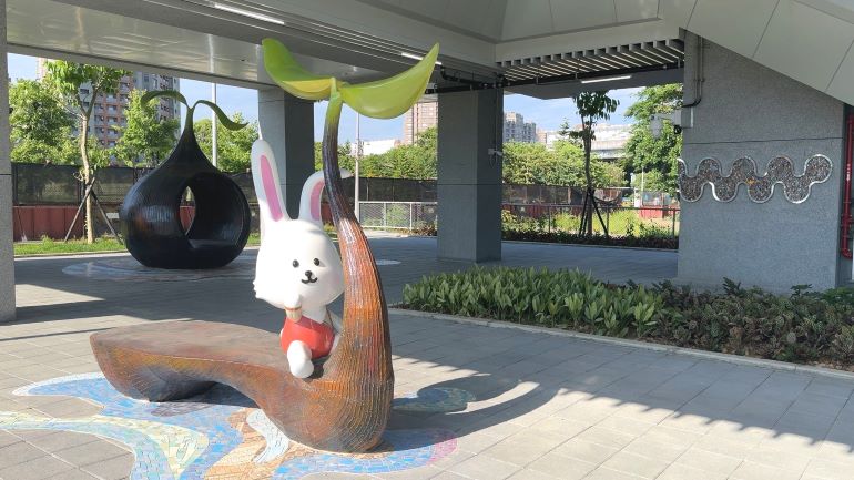 《圖說》三鶯線臺北大學站公共藝術。〈捷運局提供〉