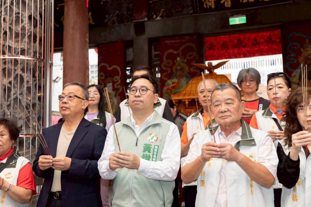 黃世杰連趕宮廟承諾挺青年!力推0到18歲津貼 喊話給年輕人機會 S 177447652 0