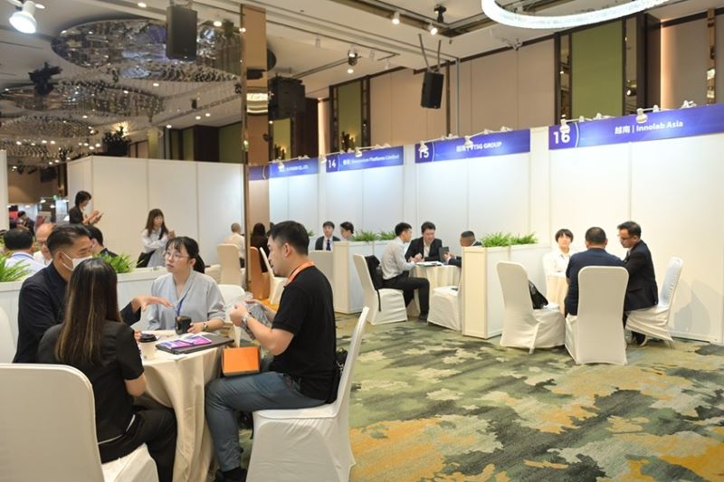 《圖說》國際採購商洽會協助企業拓展國際市場與提升品牌曝光,並銜接全球產業趨勢,推動產業轉型升級,強化國內品牌的國際競爭實力,圖為114年活動商洽媒合照片。〈經發局提供〉